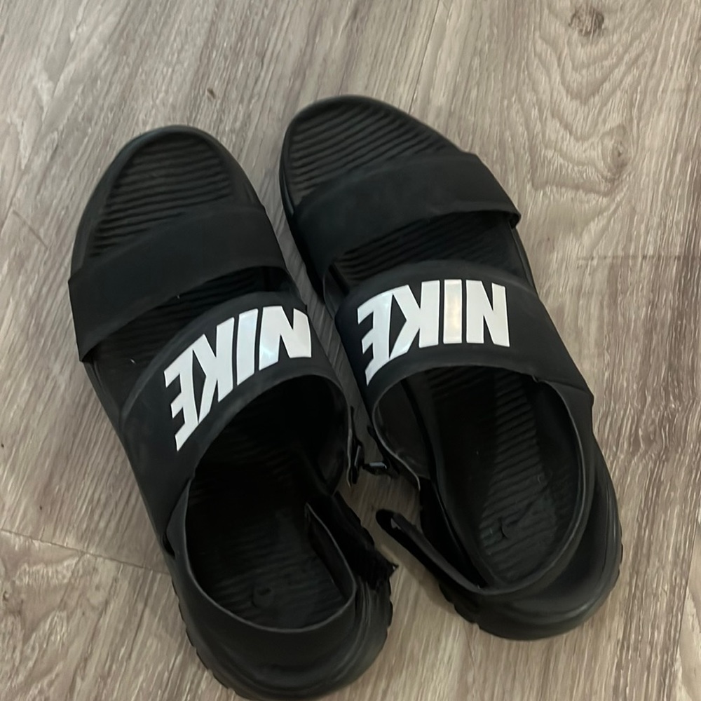 NIKE Women’s Slides SZ 39